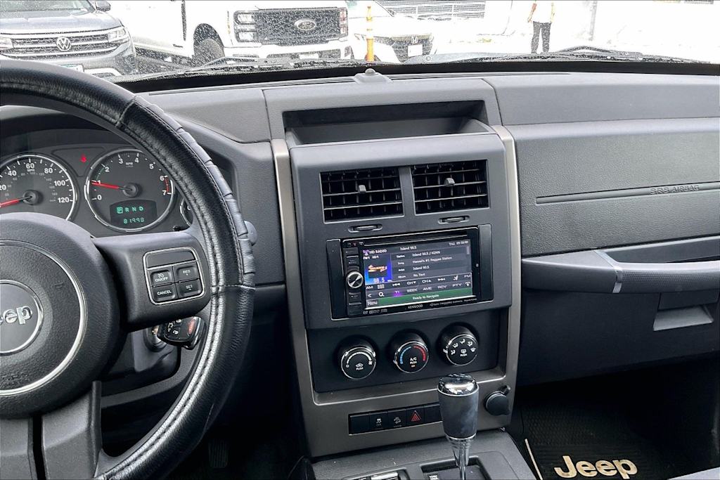 Thumbnail: 2012 Jeep Liberty - 16