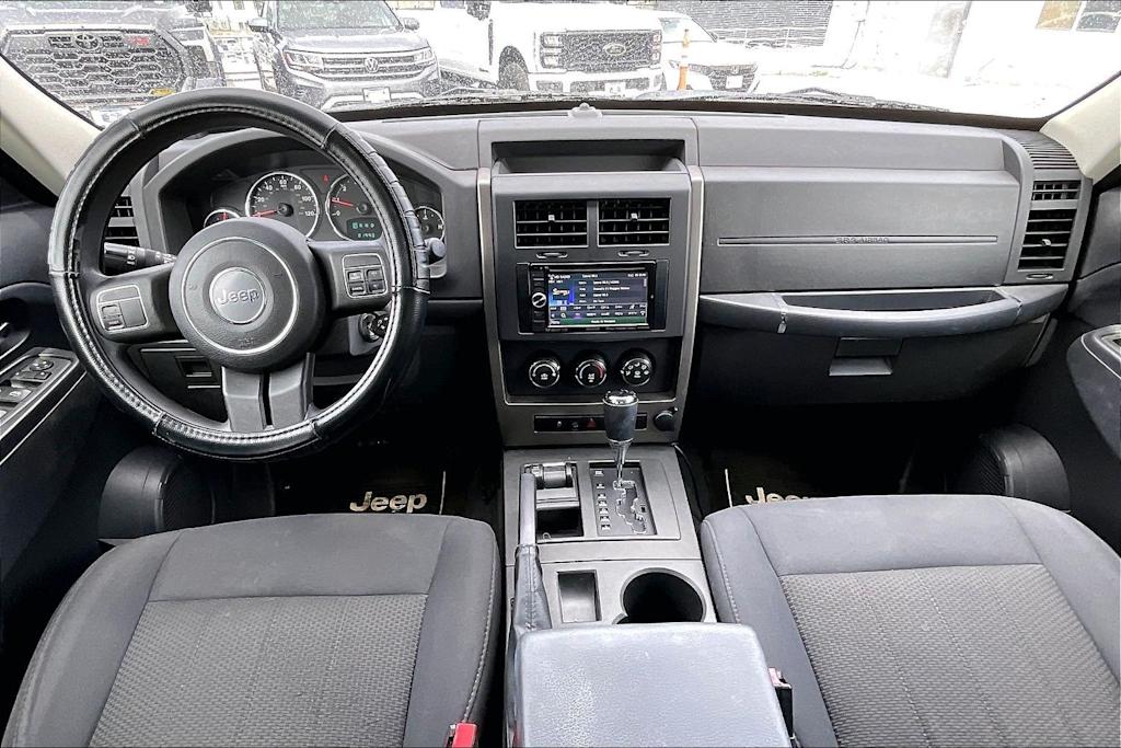 Thumbnail: 2012 Jeep Liberty - 10