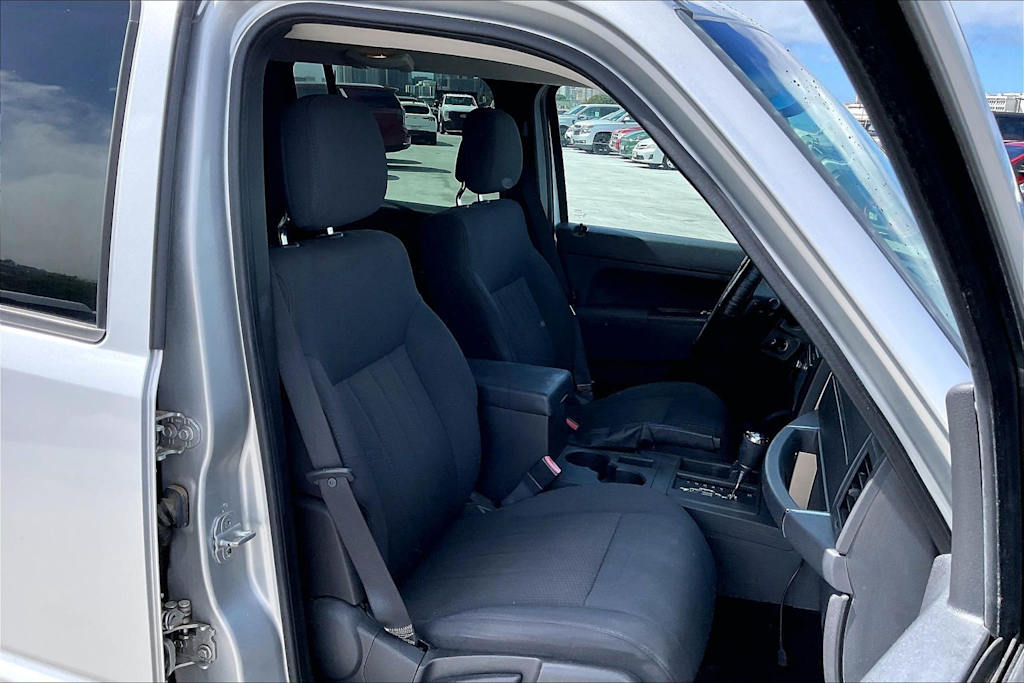 Thumbnail: 2012 Jeep Liberty - 12