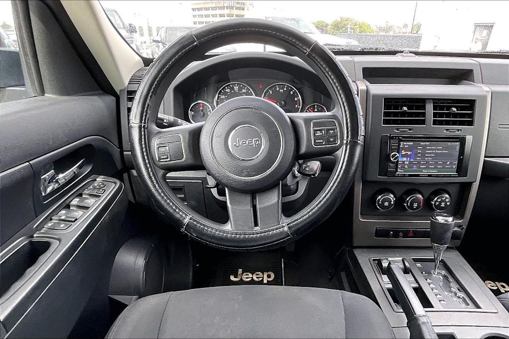 Thumbnail: 2012 Jeep Liberty - 14