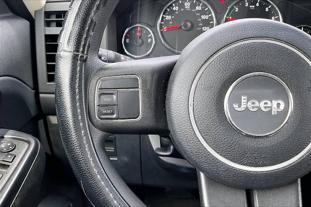 Thumbnail: 2012 Jeep Liberty - 24