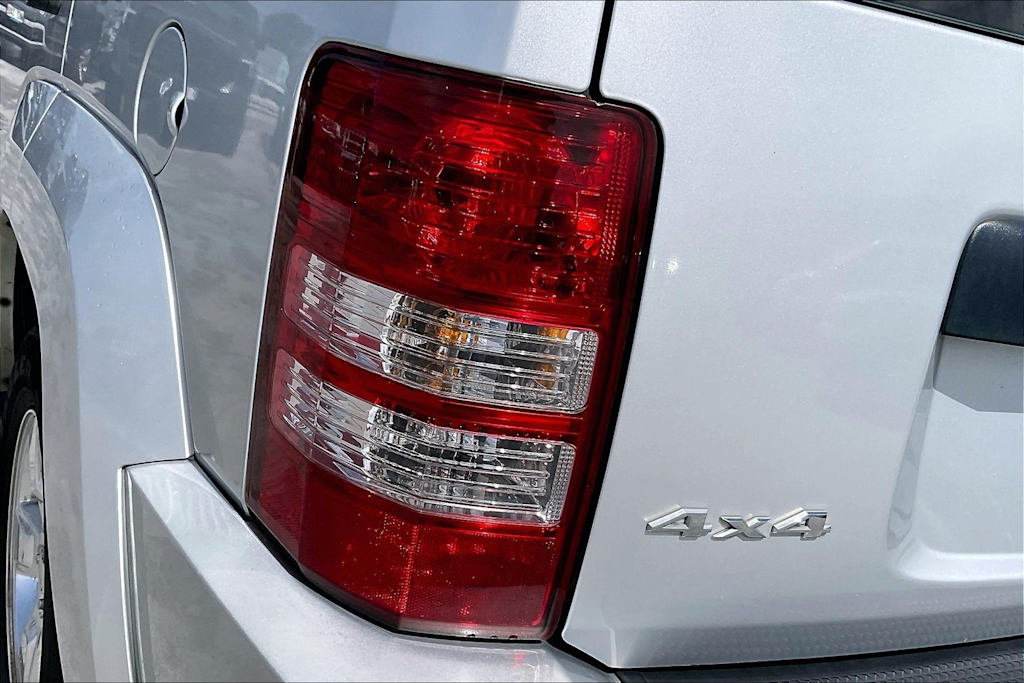 Thumbnail: 2012 Jeep Liberty - 32