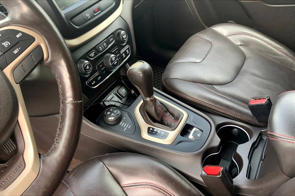 Thumbnail: 2015 Jeep Cherokee - 16