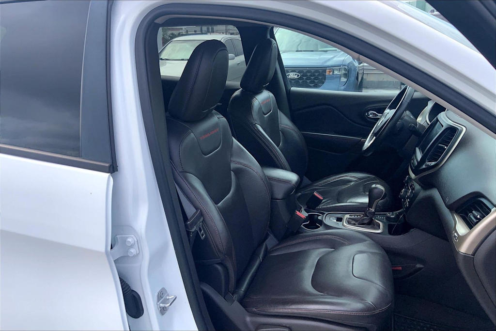 Thumbnail: 2015 Jeep Cherokee - 11