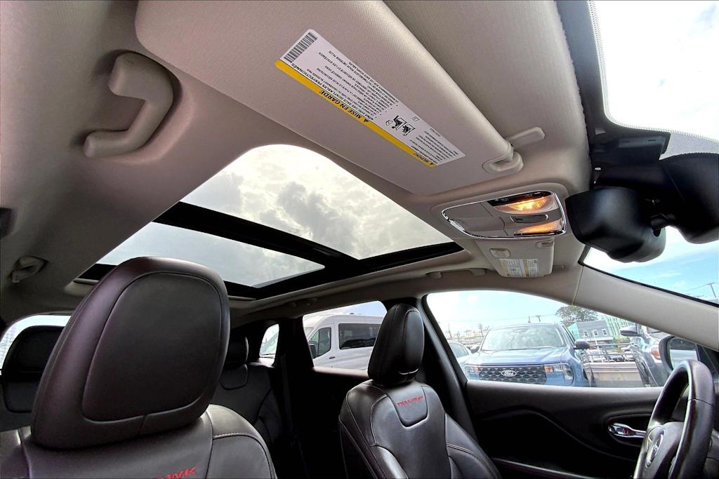 Thumbnail: 2015 Jeep Cherokee - 30