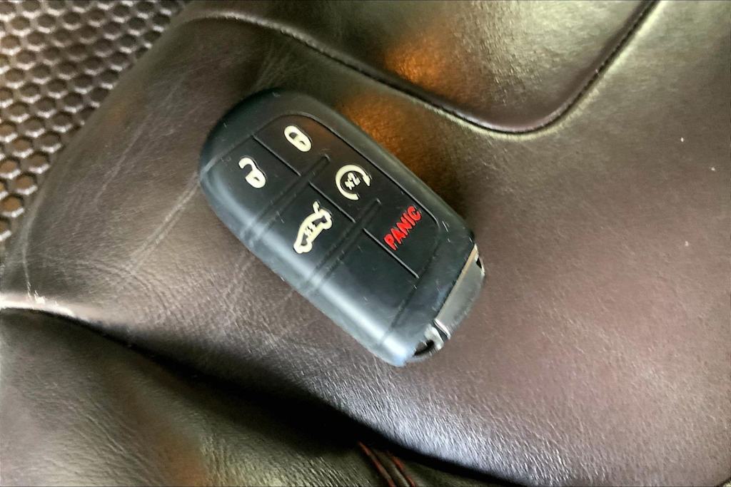 Thumbnail: 2015 Jeep Cherokee - 19