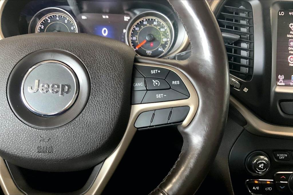 Thumbnail: 2015 Jeep Cherokee - 25