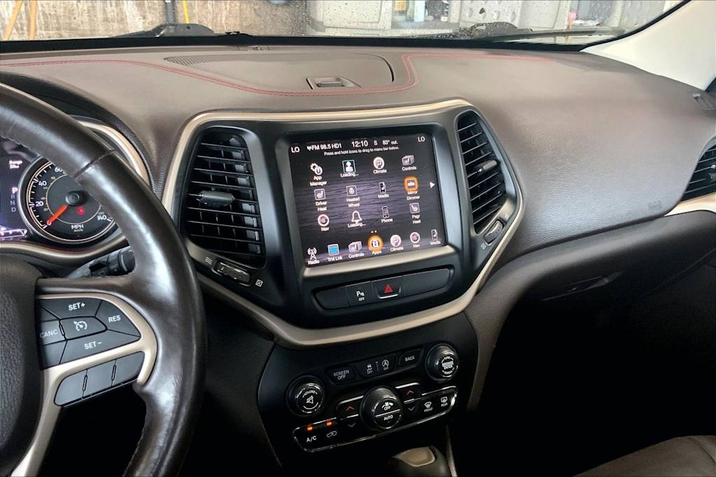 Thumbnail: 2015 Jeep Cherokee - 15