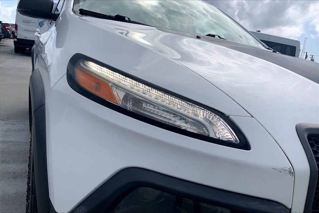 Thumbnail: 2015 Jeep Cherokee - 31