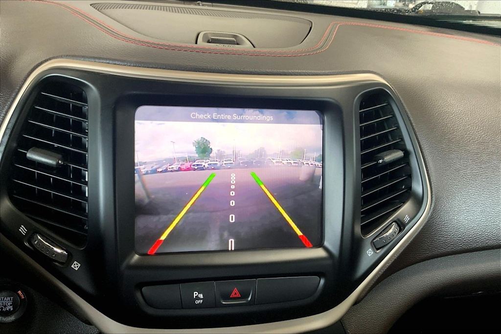 Thumbnail: 2015 Jeep Cherokee - 26