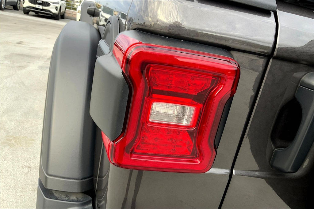 Thumbnail: 2024 Jeep Wrangler - 32