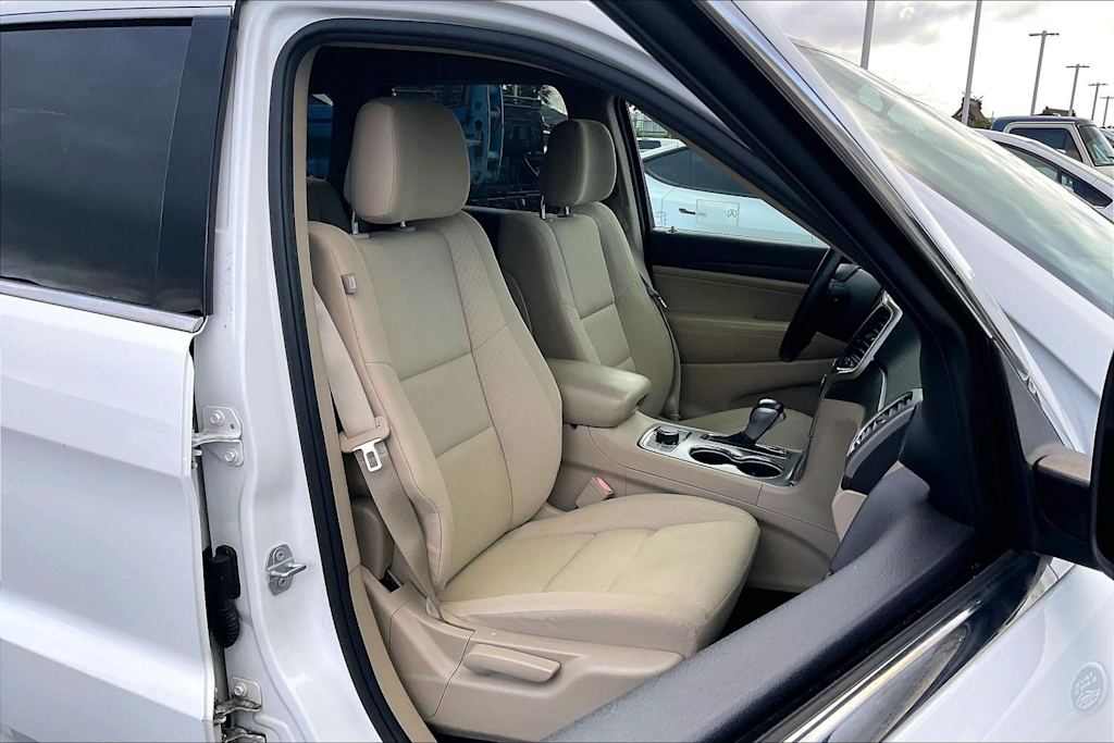 Thumbnail: 2019 Jeep Grand Cherokee - 12