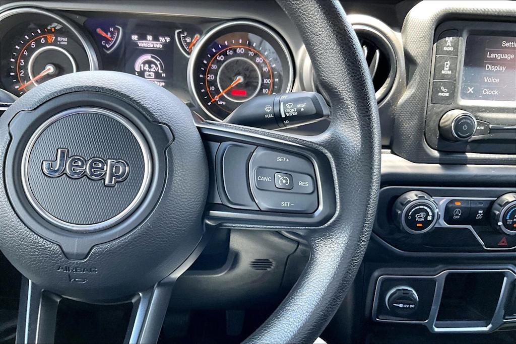 Thumbnail: 2021 Jeep Gladiator - 26