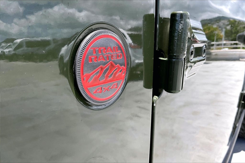 Thumbnail: 2021 Jeep Gladiator - 19