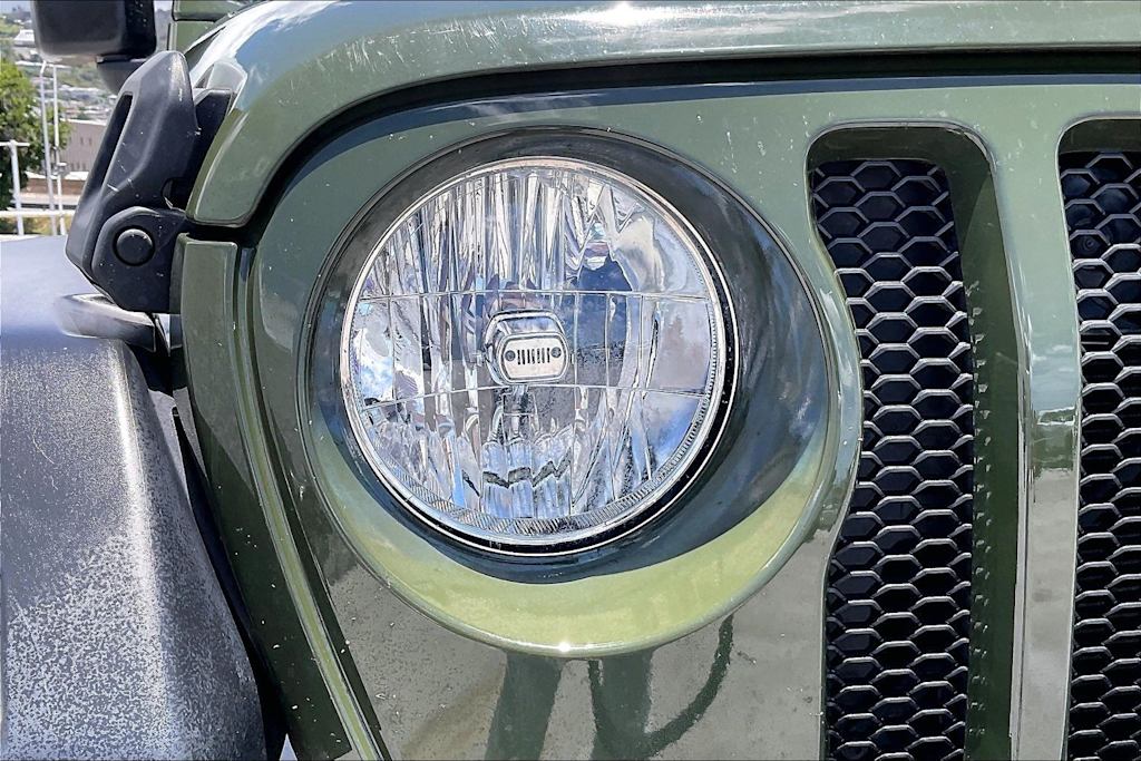 Thumbnail: 2021 Jeep Gladiator - 31