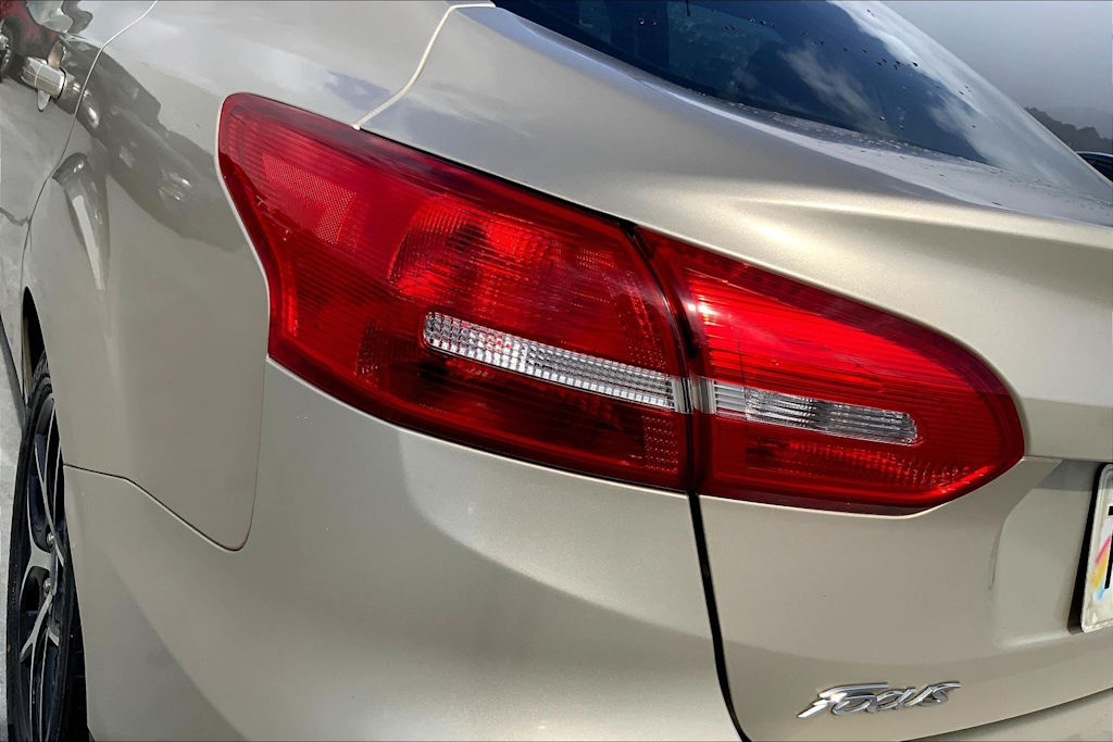 Thumbnail: 2017 Ford Focus - 32