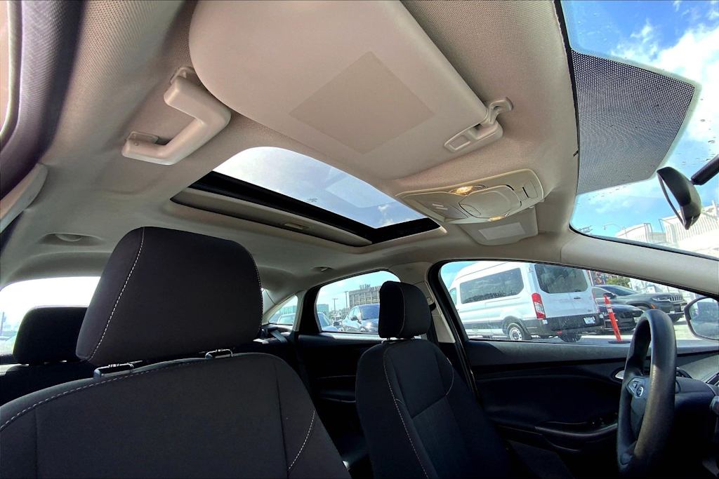 Thumbnail: 2017 Ford Focus - 30