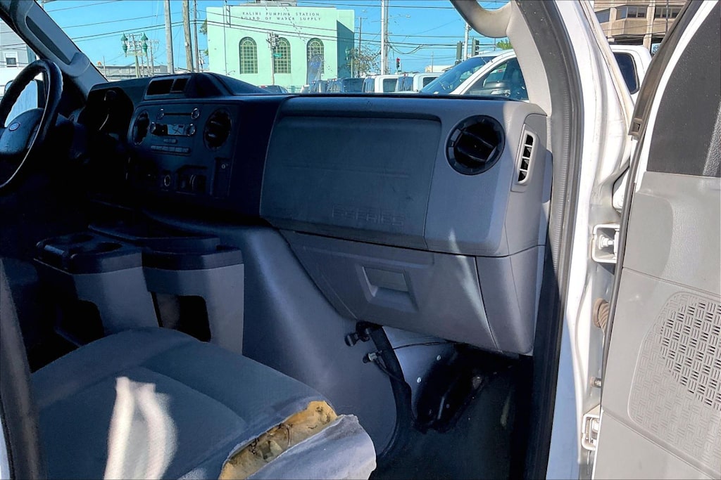 Thumbnail: 2011 Ford Econoline - 23