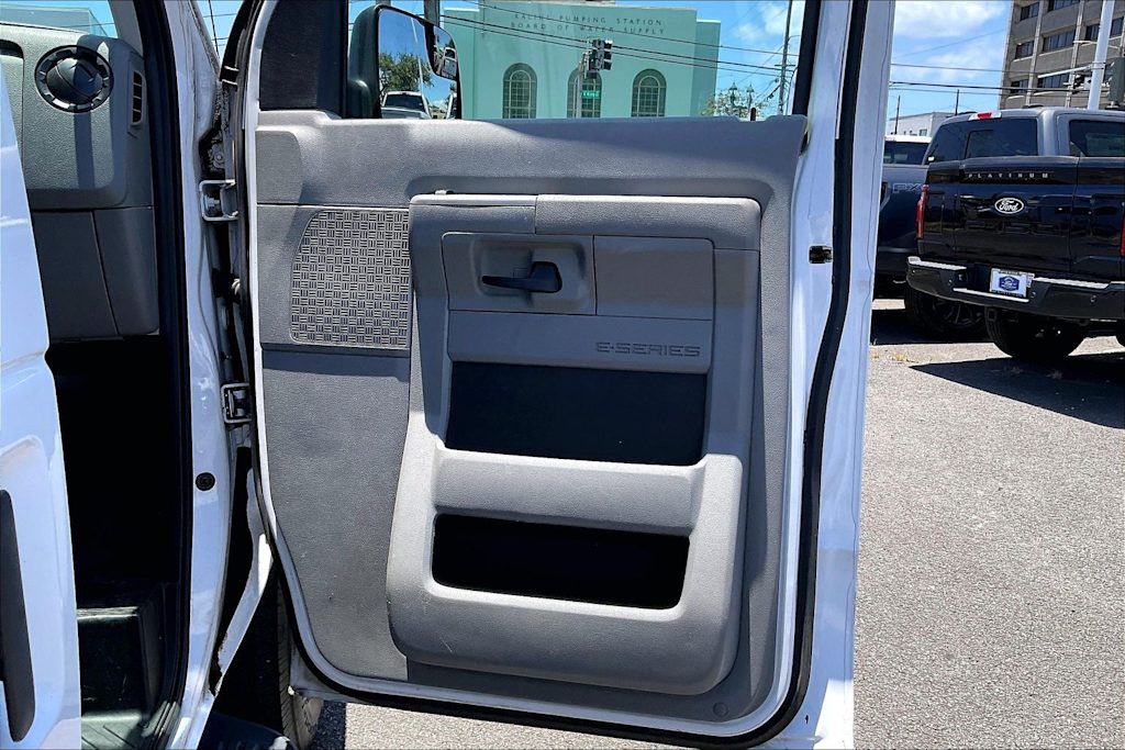 Thumbnail: 2014 Ford Econoline - 28