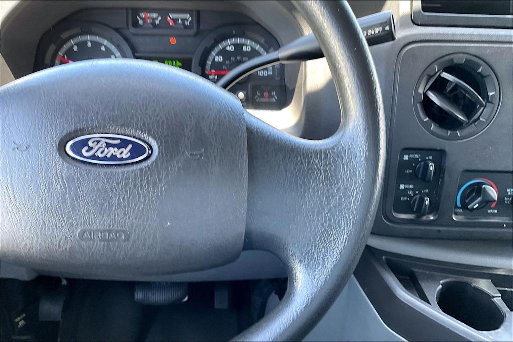 Thumbnail: 2014 Ford Econoline - 25