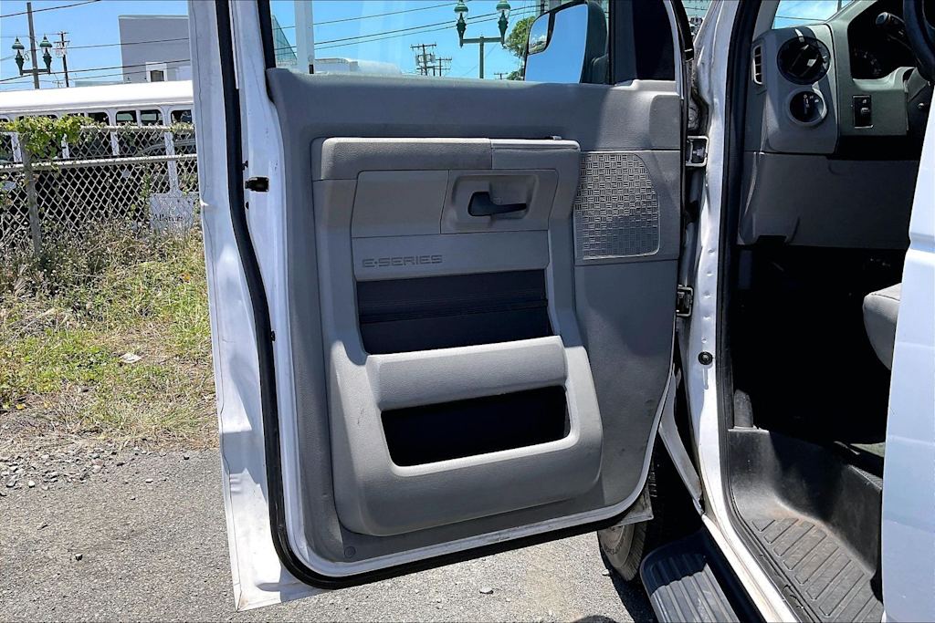 Thumbnail: 2014 Ford Econoline - 27