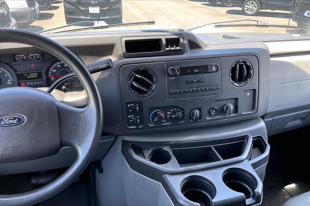 Thumbnail: 2014 Ford Econoline - 15