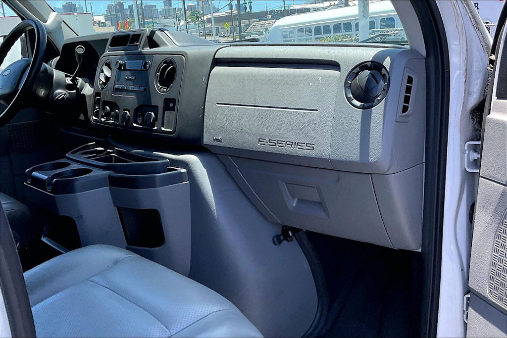 Thumbnail: 2014 Ford Econoline - 23