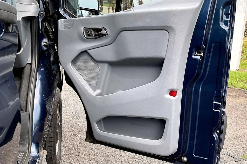 Thumbnail: 2017 Ford Transit Series - 28