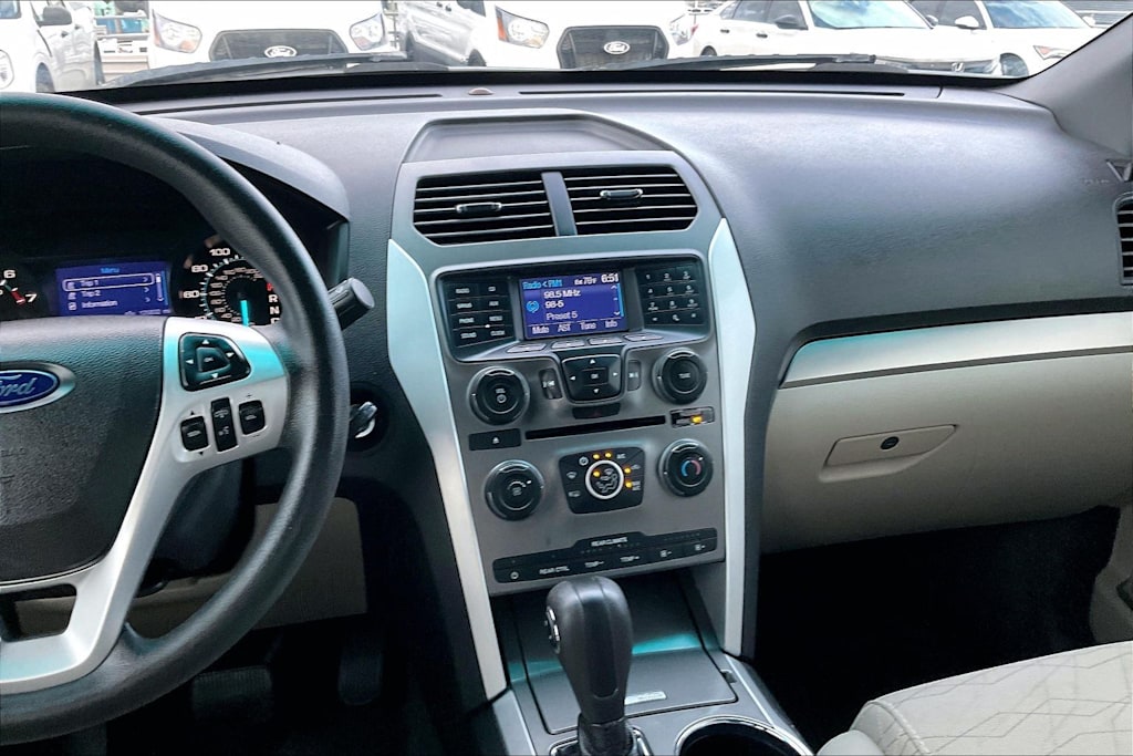 Thumbnail: 2014 Ford Explorer - 13