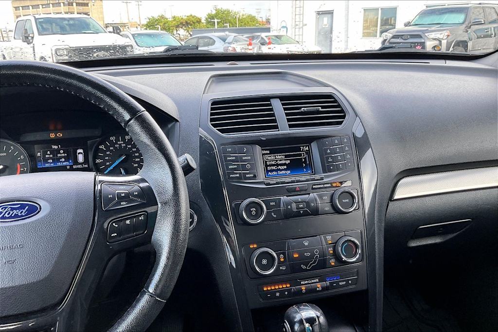 Thumbnail: 2019 Ford Explorer - 15