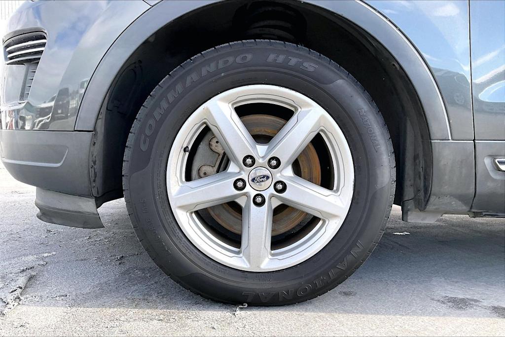 Thumbnail: 2019 Ford Explorer - 8