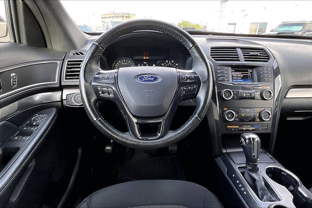 Thumbnail: 2019 Ford Explorer - 14
