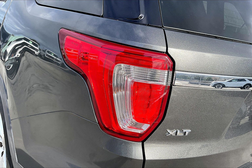 Thumbnail: 2019 Ford Explorer - 32