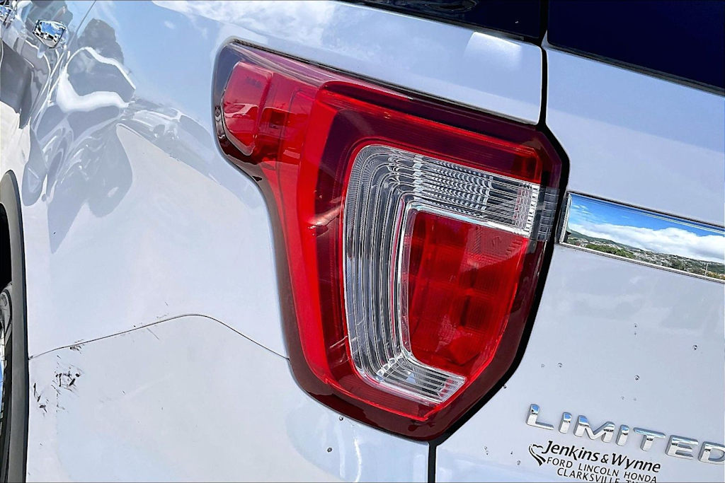 Thumbnail: 2016 Ford Explorer - 31