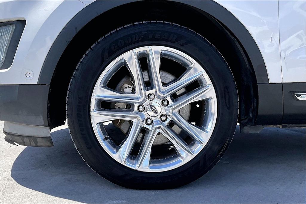 Thumbnail: 2016 Ford Explorer - 7