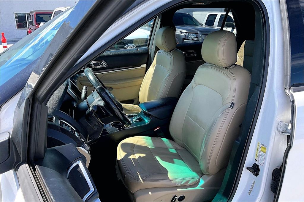 Thumbnail: 2016 Ford Explorer - 10