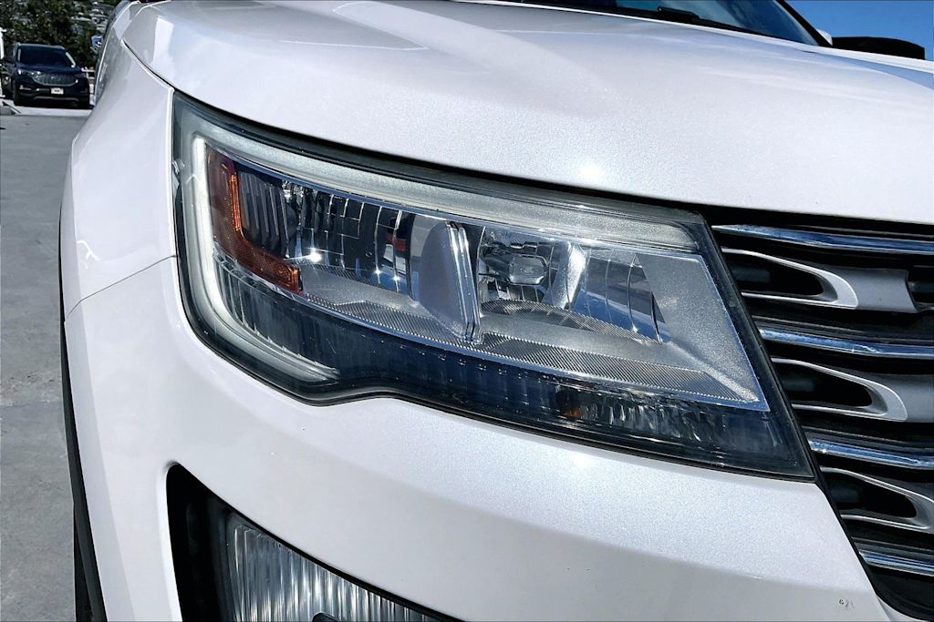 Thumbnail: 2016 Ford Explorer - 30