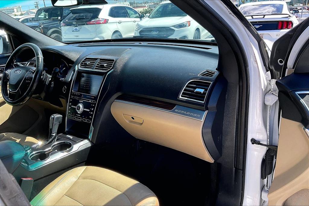 Thumbnail: 2016 Ford Explorer - 23