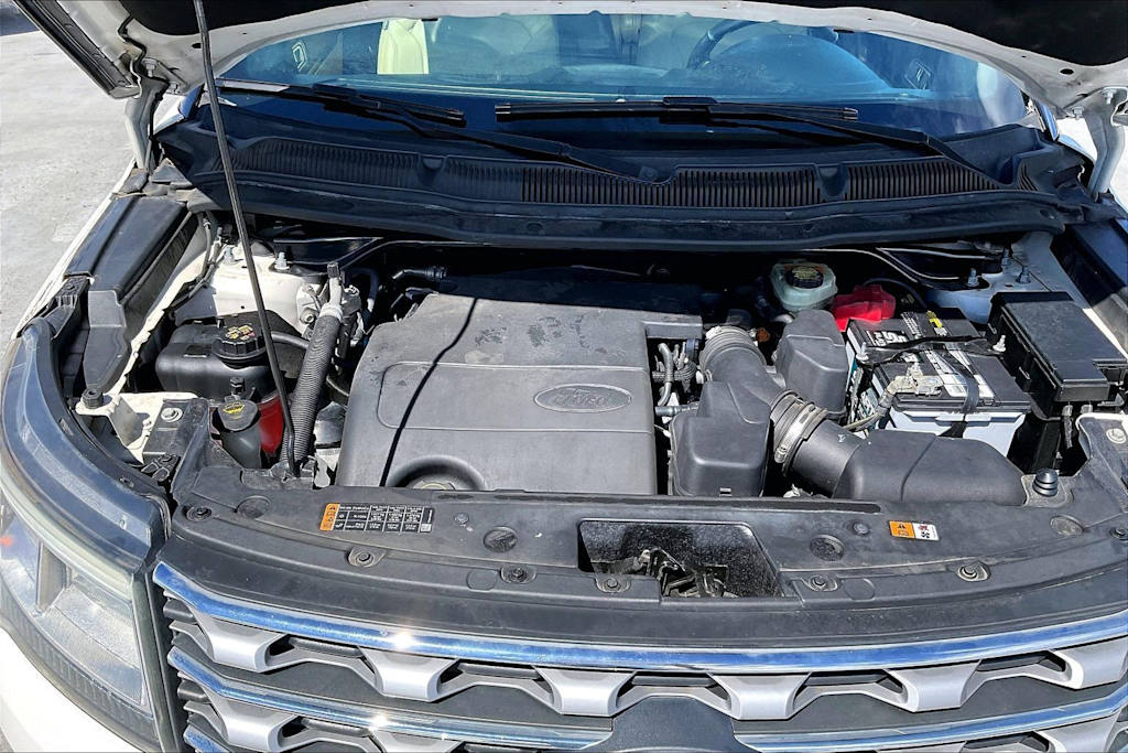 Thumbnail: 2016 Ford Explorer - 8