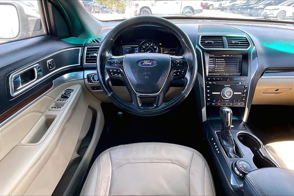 Thumbnail: 2016 Ford Explorer - 13