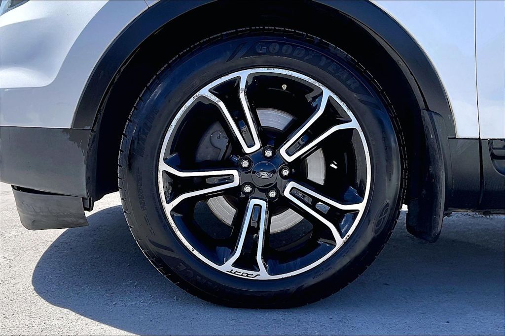 Thumbnail: 2014 Ford Explorer - 8