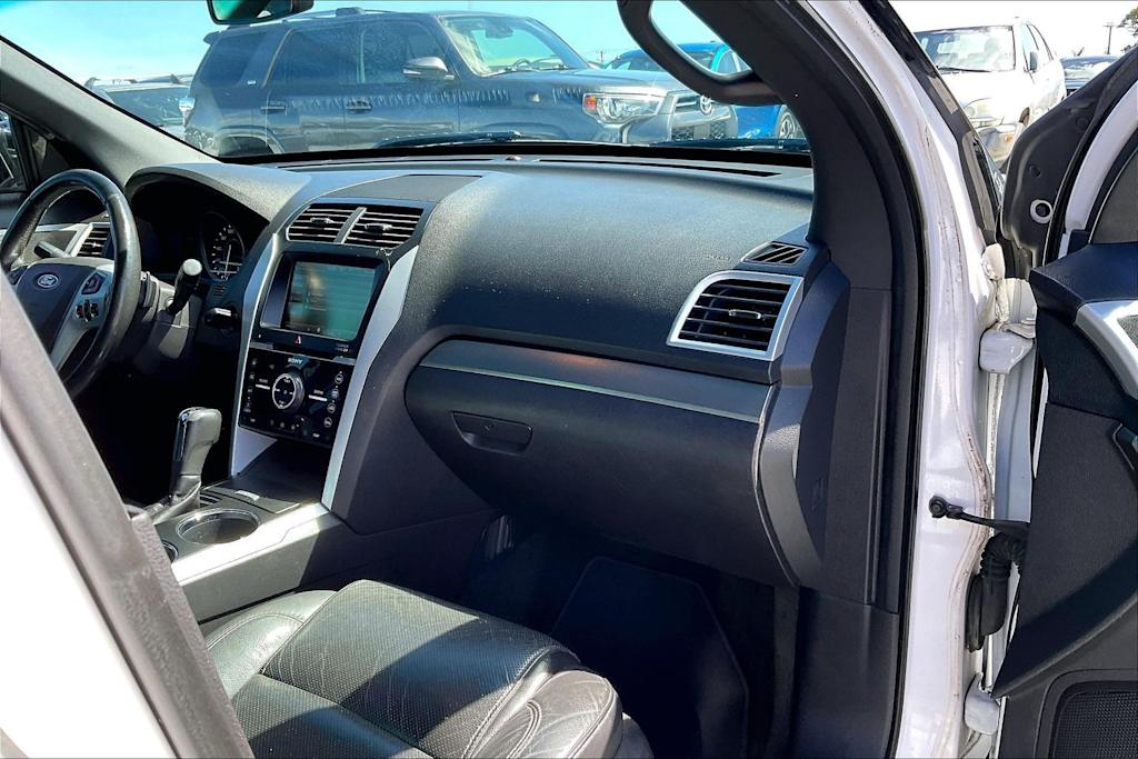 Thumbnail: 2014 Ford Explorer - 15