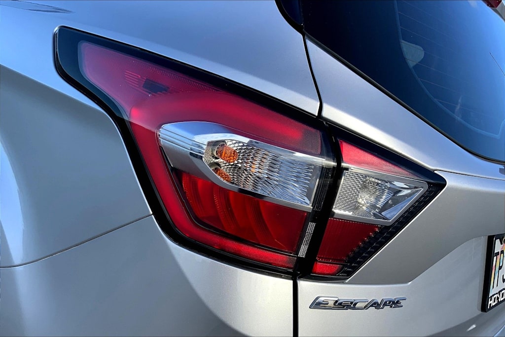 Thumbnail: 2018 Ford Escape - 32