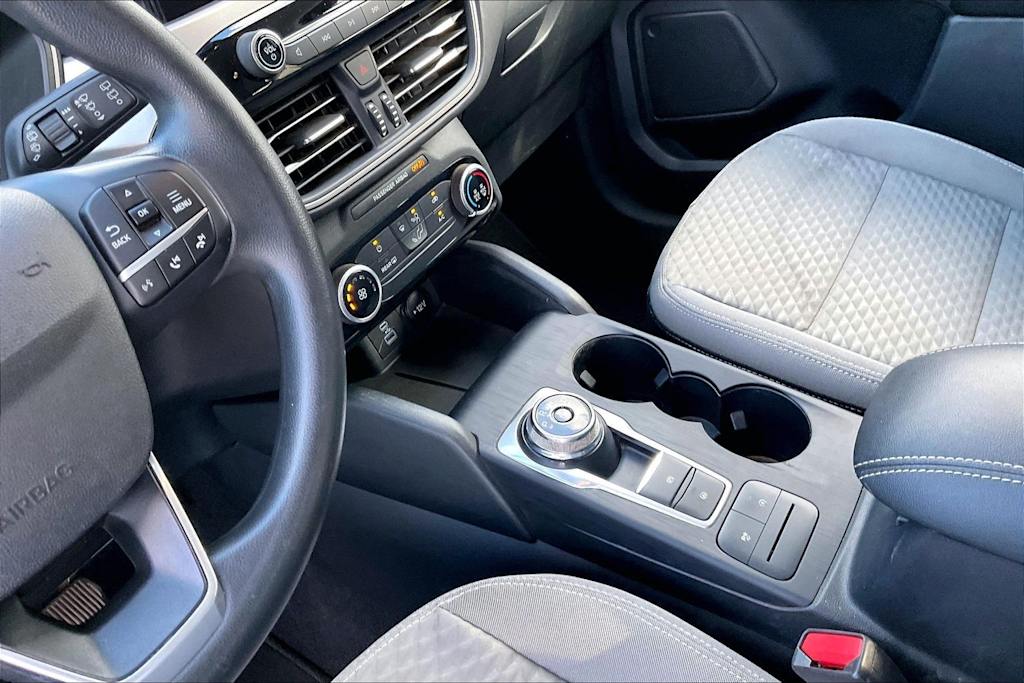 Thumbnail: 2022 Ford Escape - 17