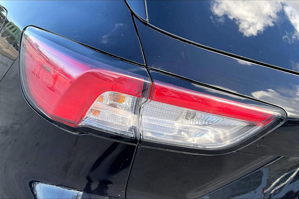 Thumbnail: 2022 Ford Escape - 32
