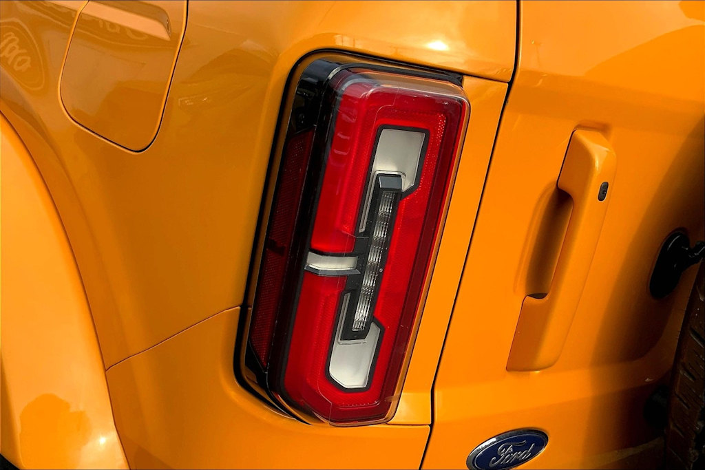 2021 Ford Bronco Outer Banks 32