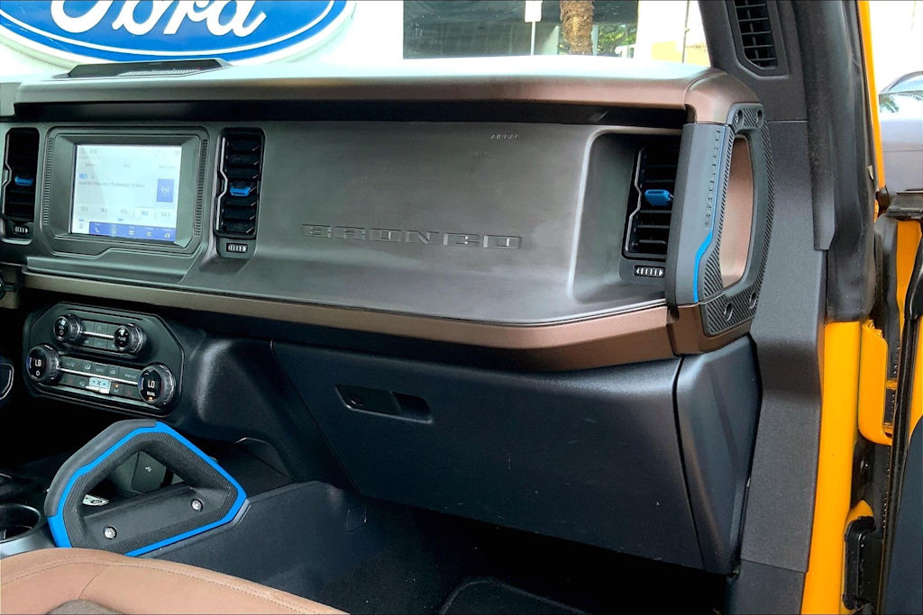 2021 Ford Bronco Outer Banks 24