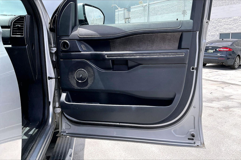 Thumbnail: 2021 Ford Expedition - 28