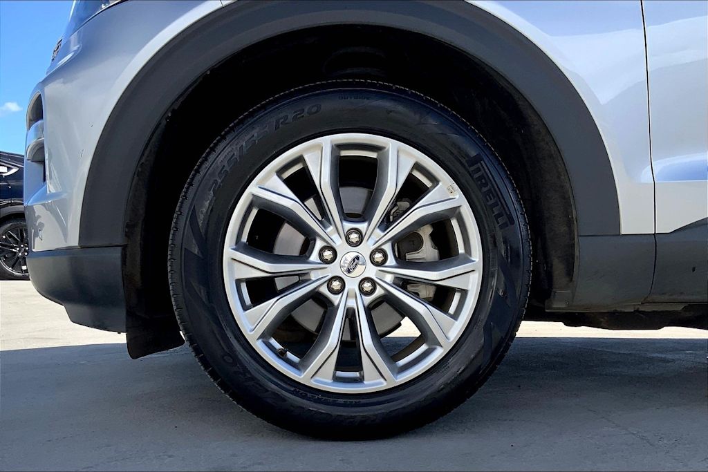 Thumbnail: 2022 Ford Explorer - 8