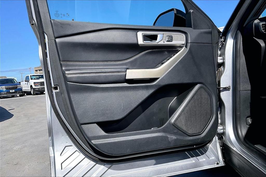 Thumbnail: 2022 Ford Explorer - 28